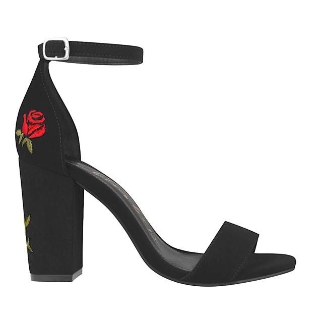 Sandalias Negras con Tacones Altos